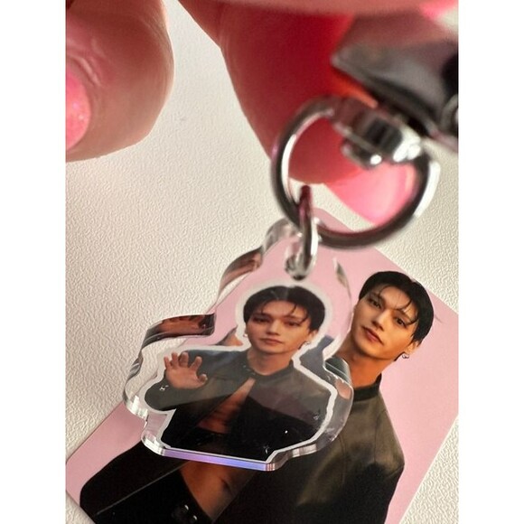 Wooyoung Paris Fashion Week ABS Keychain Atiny Kpop Ateez Bias - Picture 2 of 3